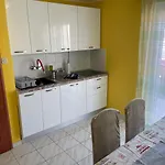 Mikulic Apartment *