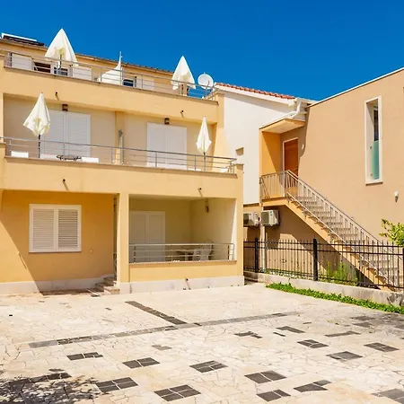Apartment Mikulic *
